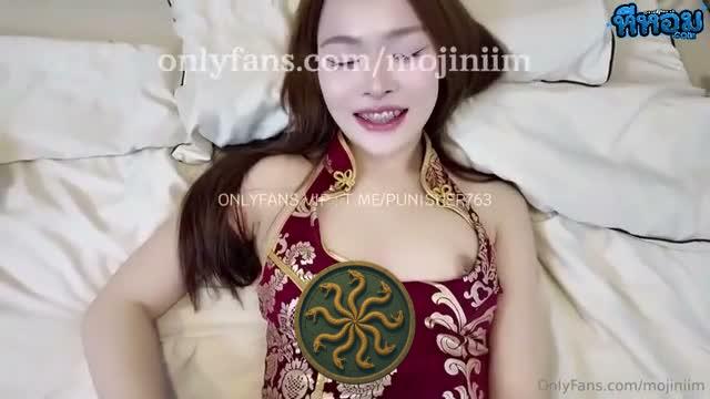 คลิปหลุดOnlyfans mojiniim หญิงขาวหมวยแบบเด็ดกับกิ๊กในเซ็ตตรุษย์จีนเย็ดกันคาชุด จับโม๊คควยให้เสียวๆก่อนโดนกระชากเย็ดหีถี่ๆจนน้ำแตก