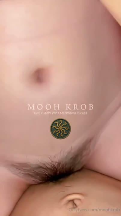 หลุดโอลี่แฟน น้องหมูกรอบ moohkrob ชุดแดงขย่มควยแฟนโคตรร่าน