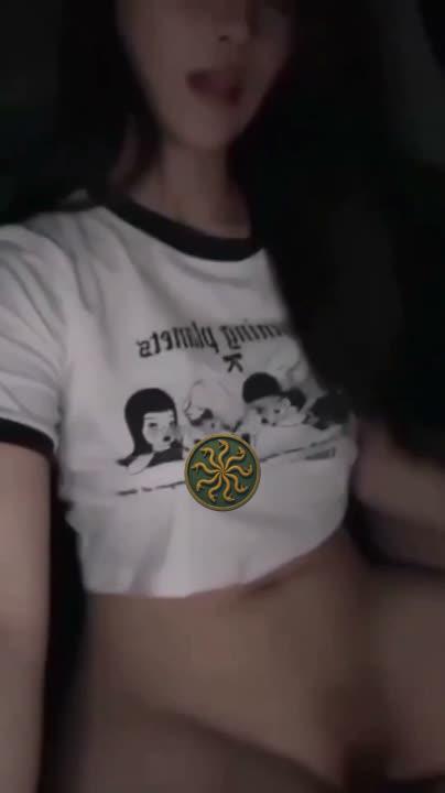 คลิปหลุดสาวนานาชาติ หีเนียนสวย แลกลิ้นเสียว ก่อนขย่มควยน้ำแตกใน